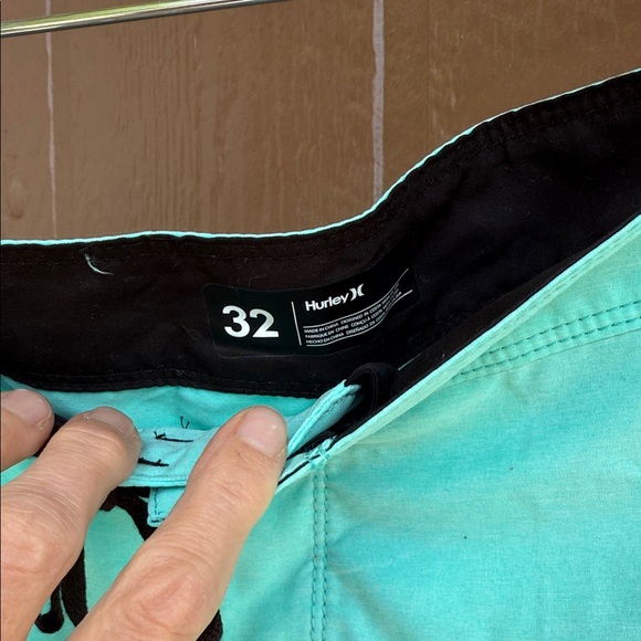 Hurley Men's NWT Board Shorts - Picture 4 of 4